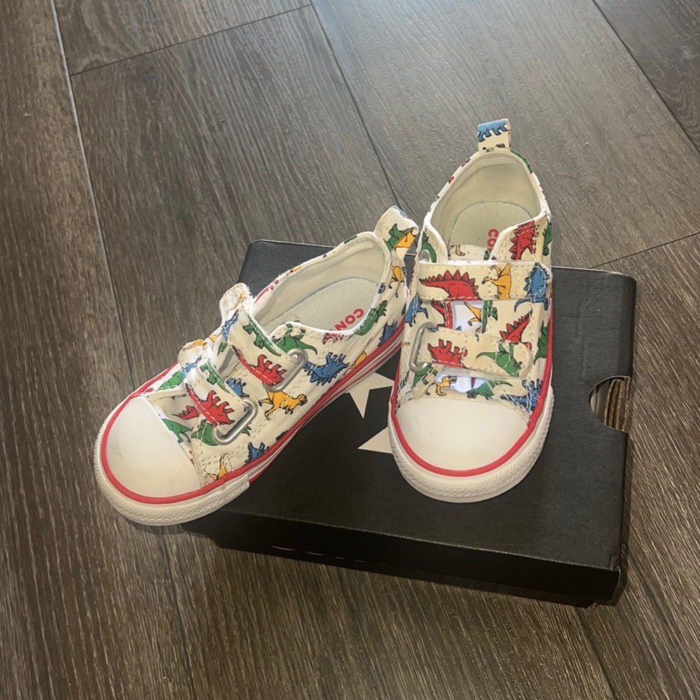 Converse size 8